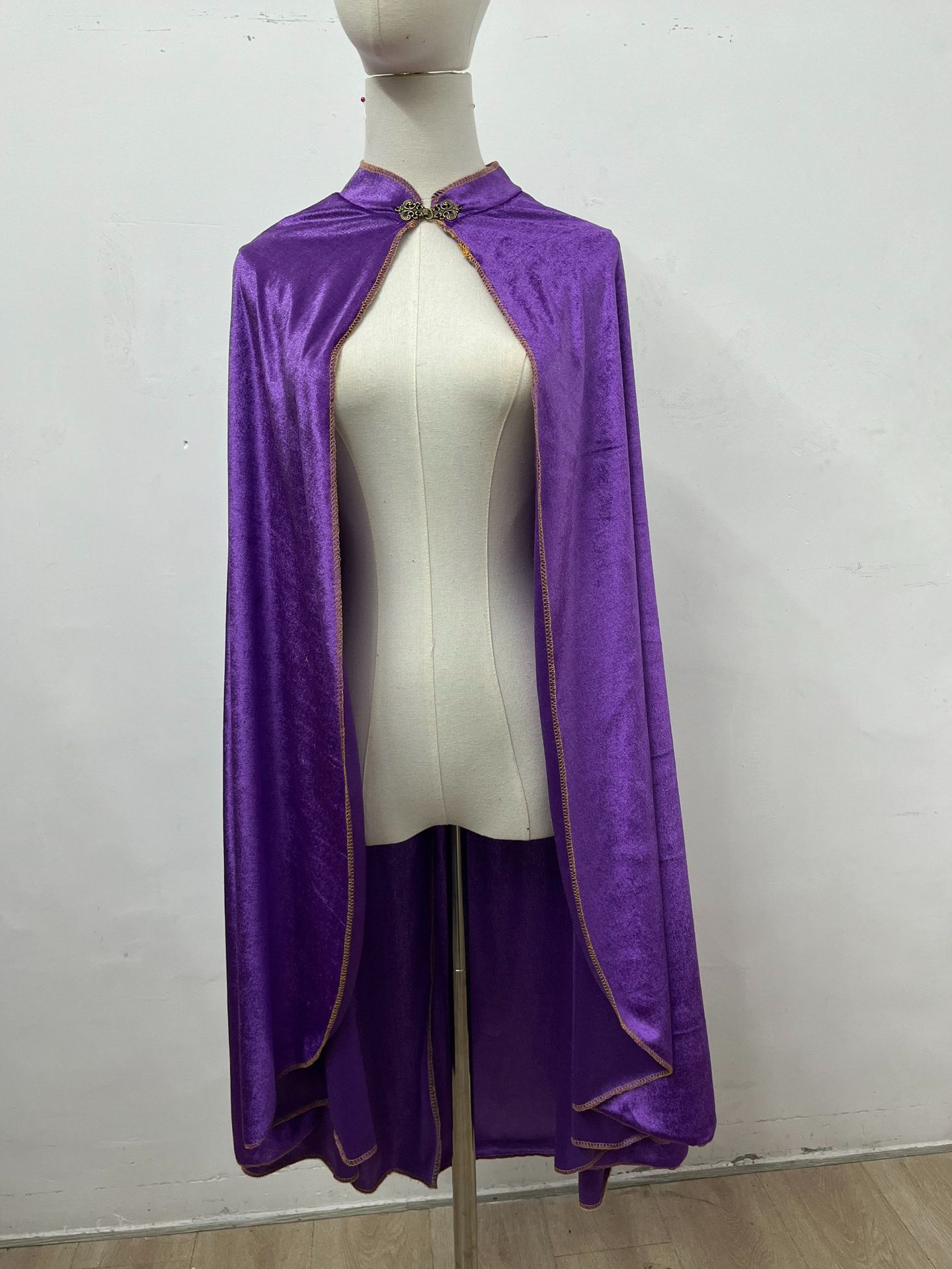 Vintage Noble Velvet Cape Cloak Luxury Long Robe Halloween Cosplay Costume